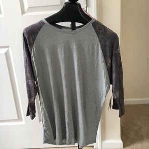 Lularoe randy tee
